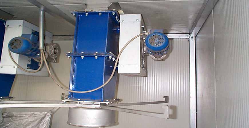 Double dump valve for ash and dust hoppers