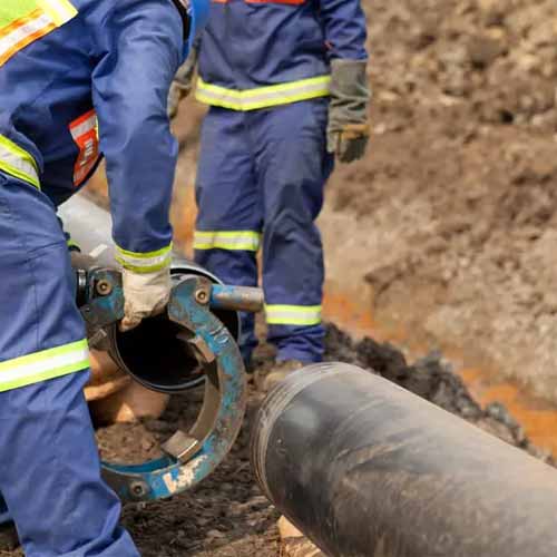 Leak repair clamp fitted to a pipe